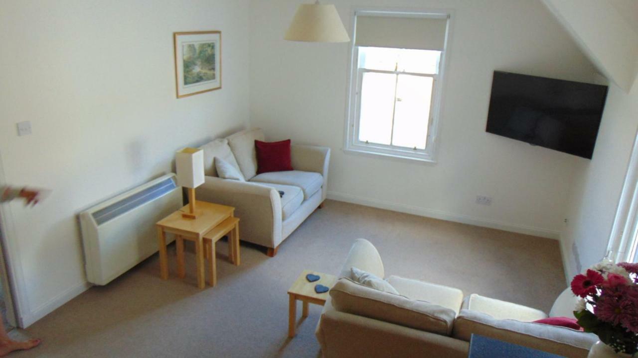 Montclaire Apartment Балатър Екстериор снимка