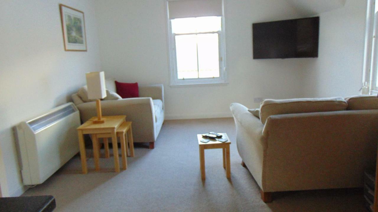 Montclaire Apartment Балатър Екстериор снимка